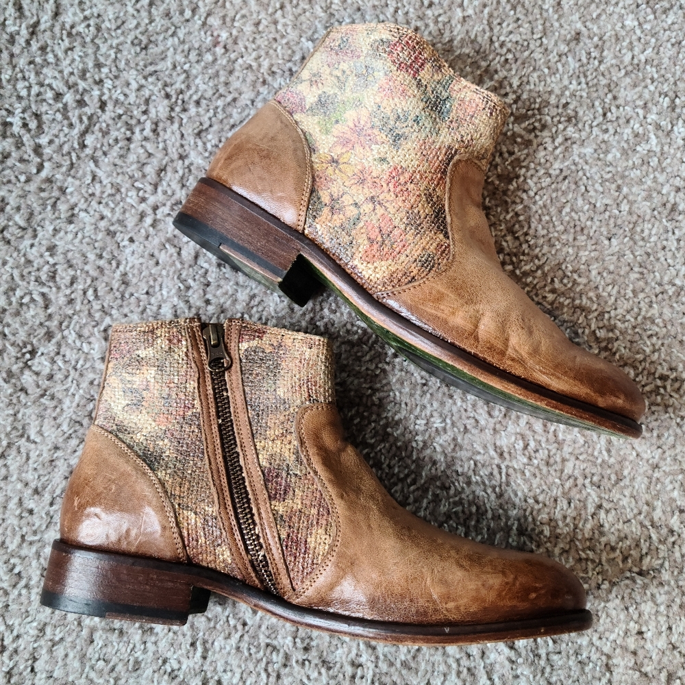 Sundance Golden Tapestry Boots Size 8 - Picture 2 of 8